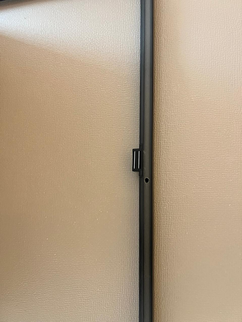 Cuadro cubre tablero eléctrico