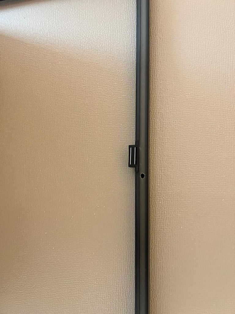 Cuadro cubre tablero eléctrico