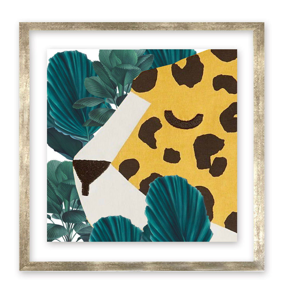 Leopardo entre hojas